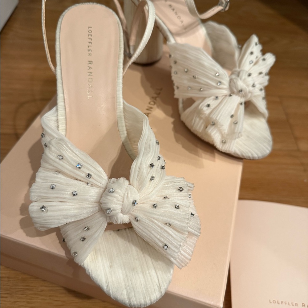 Loeffler Randall Camellia Pearl Rhinestone Bow Heel 8.5 Gently Used